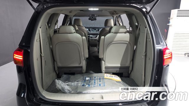 Kia Canival 2018 — photo 26