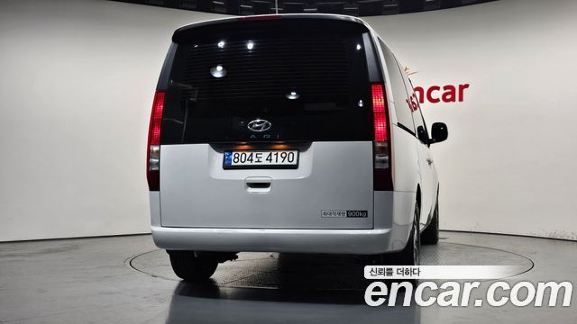 Hyundai Staria 2023 — photo 4