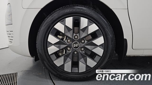 Hyundai Staria 2023 — photo 5