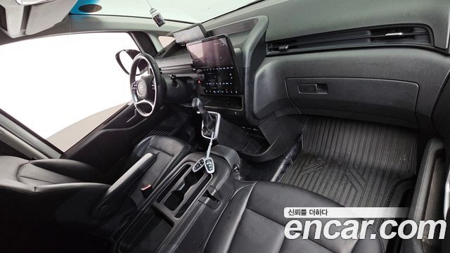 Hyundai Staria 2023 — photo 7