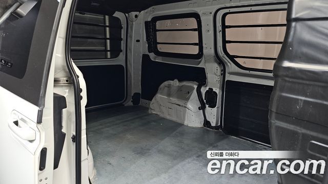 Hyundai Staria 2023 — photo 11