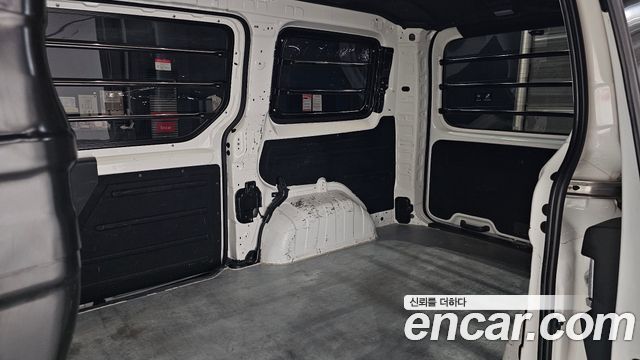Hyundai Staria 2023 — photo 12