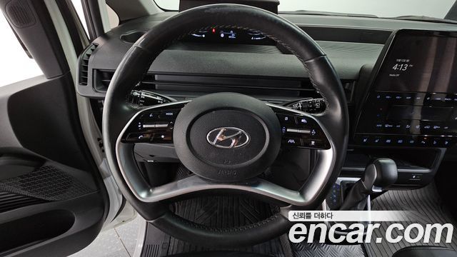 Hyundai Staria 2023 — photo 14