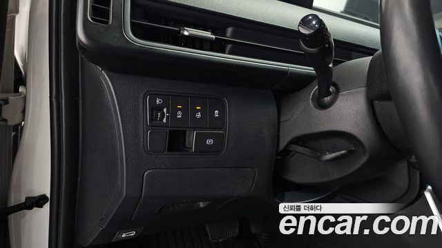 Hyundai Staria 2023 — photo 17