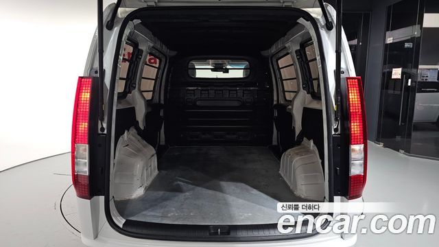 Hyundai Staria 2023 — photo 20