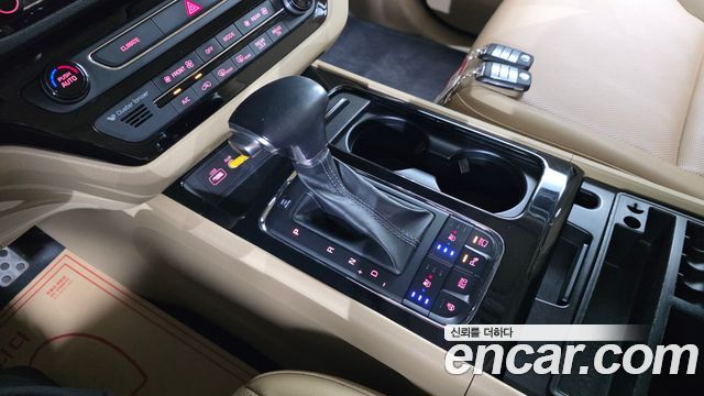 Kia Canival 2018 — photo 12