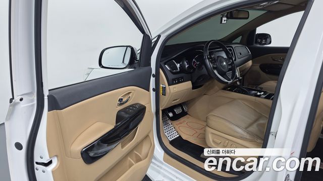 Kia Canival 2018 — photo 13