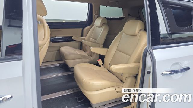 Kia Canival 2018 — photo 17
