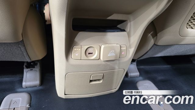 Kia Canival 2018 — photo 21