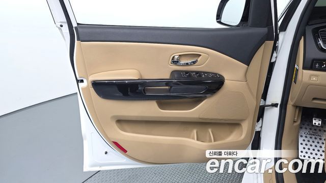 Kia Canival 2018 — photo 14