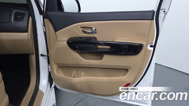 Kia Canival 2018 — photo 15