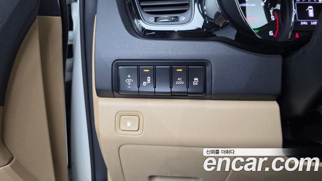 Kia Canival 2018 — photo 28