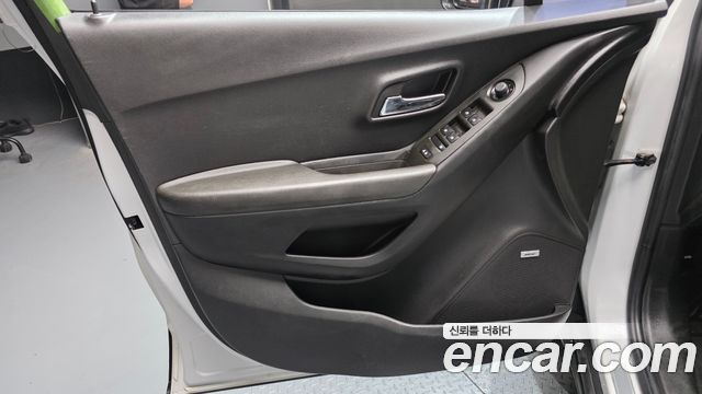 Chevrolet Korea Trax 2017 — photo 14