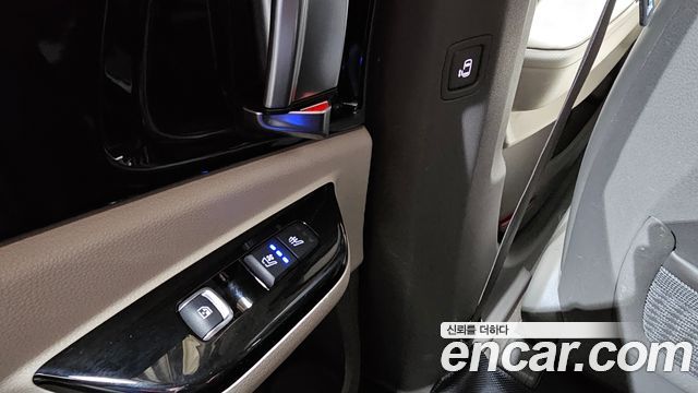 Kia Canival 2021 — photo 23