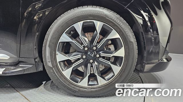 Kia Canival 2021 — photo 7
