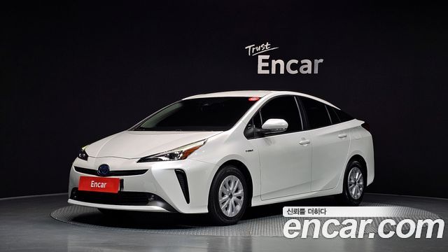 Toyota Prius 2022 — photo 1