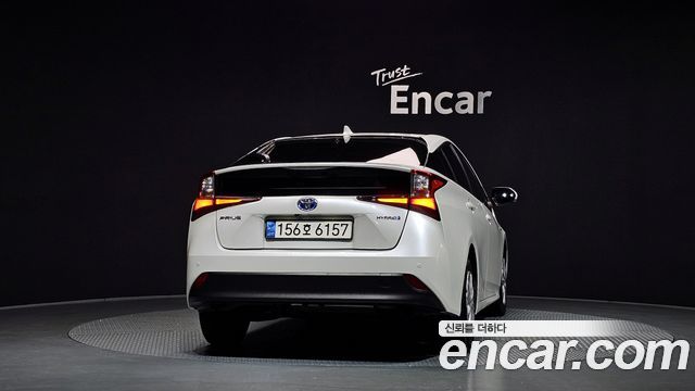 Toyota Prius 2022 — photo 4