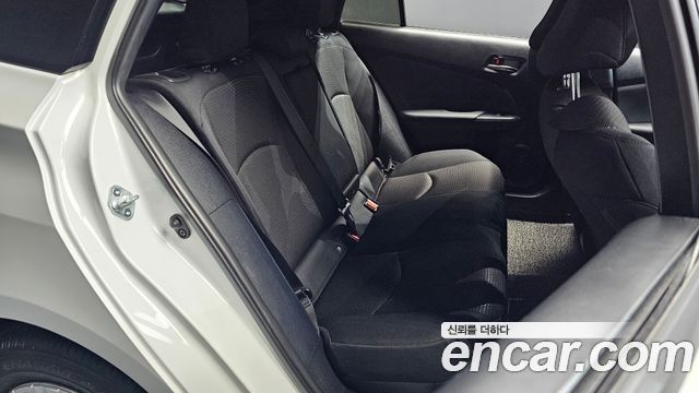 Toyota Prius 2022 — photo 11