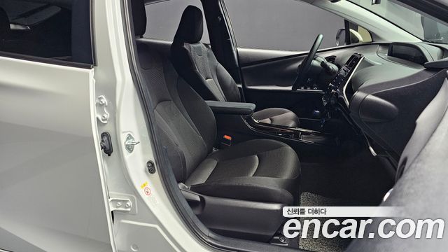 Toyota Prius 2022 — photo 12
