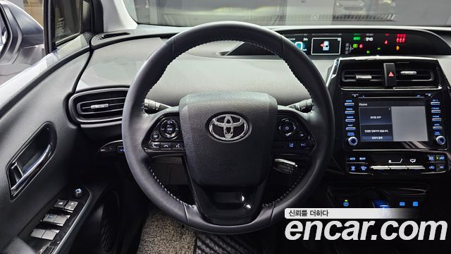 Toyota Prius 2022 — photo 13