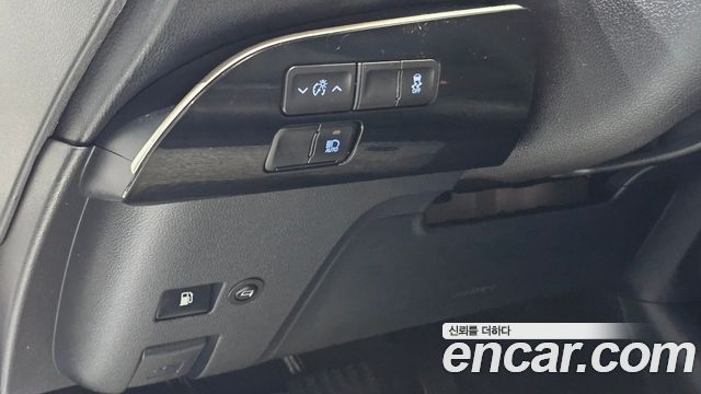 Toyota Prius 2022 — photo 16