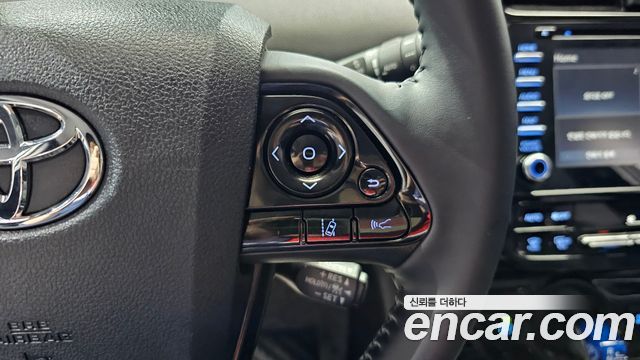 Toyota Prius 2022 — photo 17