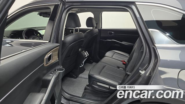Kia Sorento 2023 — photo 17