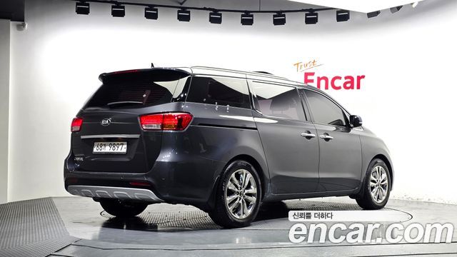 Kia Canival 2015 — photo 2