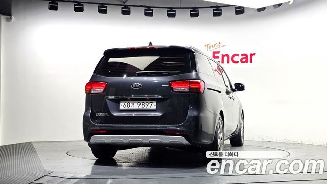 Kia Canival 2015 — photo 4