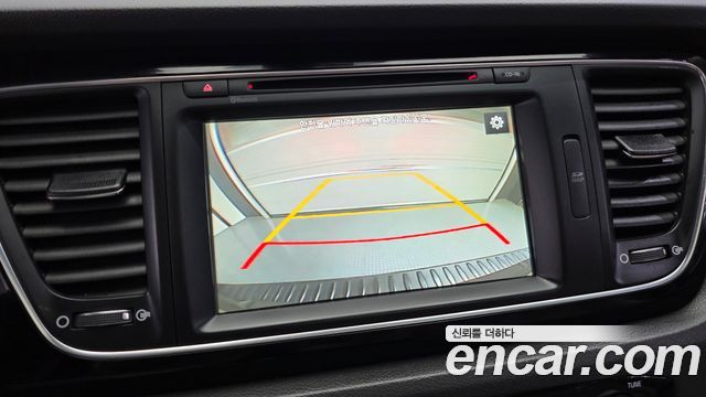 Kia Canival 2015 — photo 14
