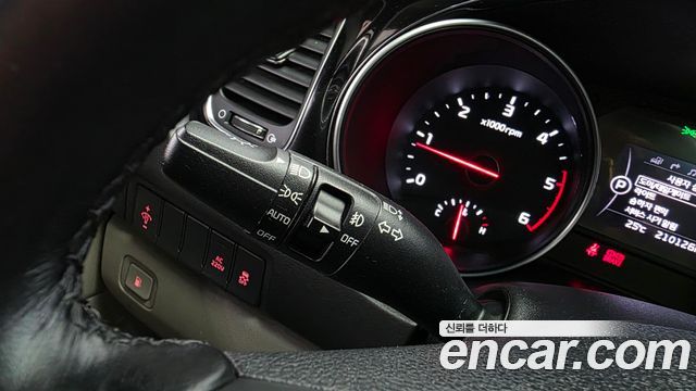 Kia Canival 2015 — photo 17