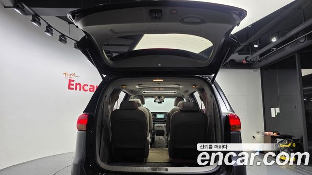 Kia Canival 2015 — photo 19