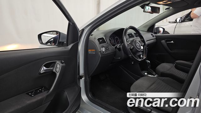 Volkswagen Polo 2013 — photo 10