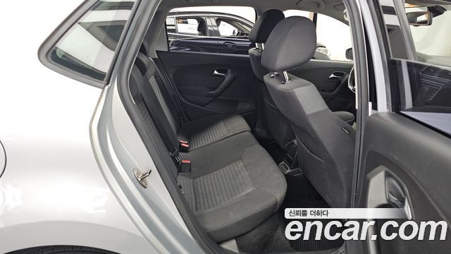 Volkswagen Polo 2013 — photo 12