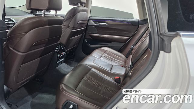 BMW Gran Turismo 2018 — photo 17