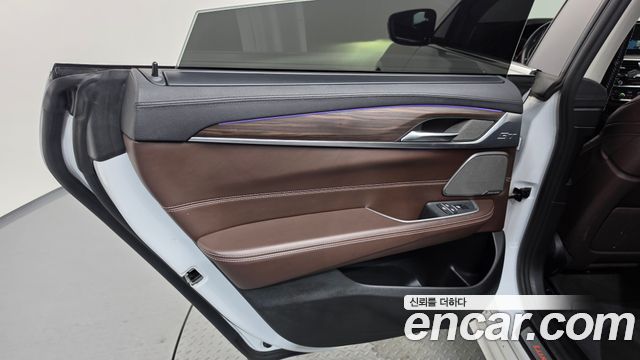BMW Gran Turismo 2018 — photo 15