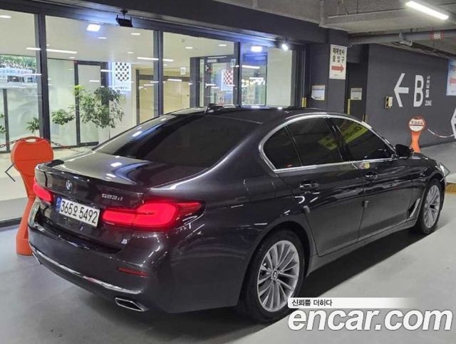 BMW 5-Series 2021 — photo 3