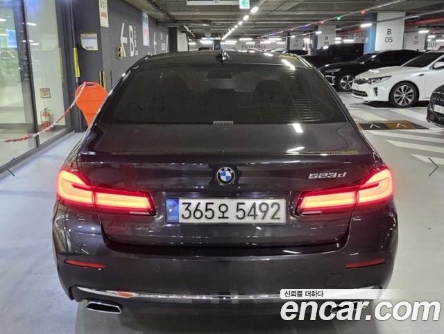 BMW 5-Series 2021 — photo 5