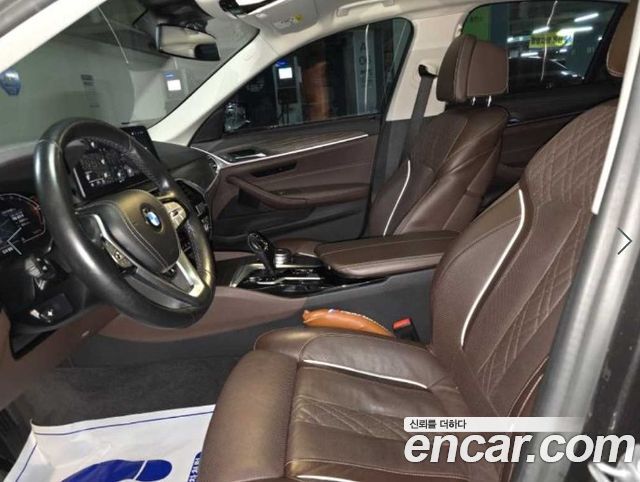 BMW 5-Series 2021 — photo 7