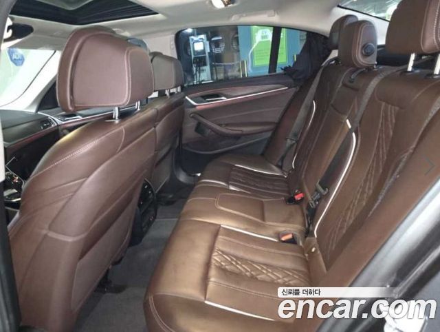 BMW 5-Series 2021 — photo 8