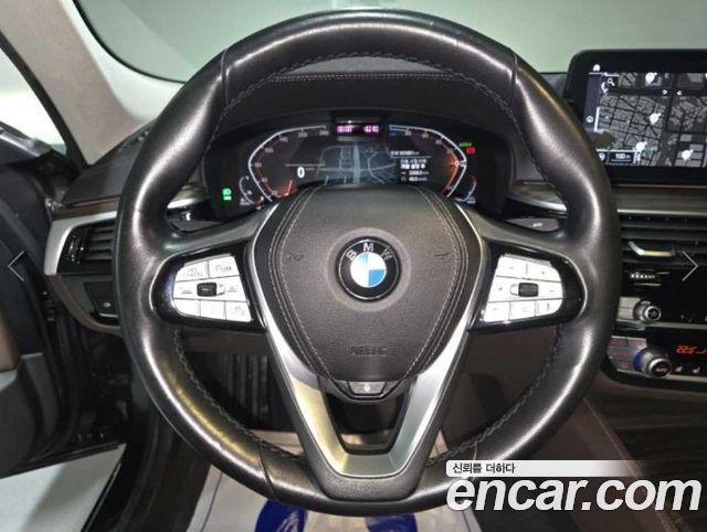 BMW 5-Series 2021 — photo 9