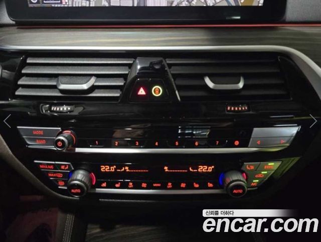 BMW 5-Series 2021 — photo 15