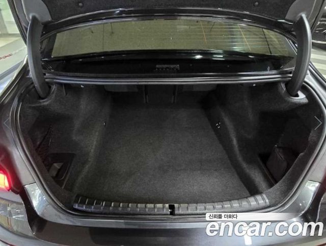 BMW 5-Series 2021 — photo 17