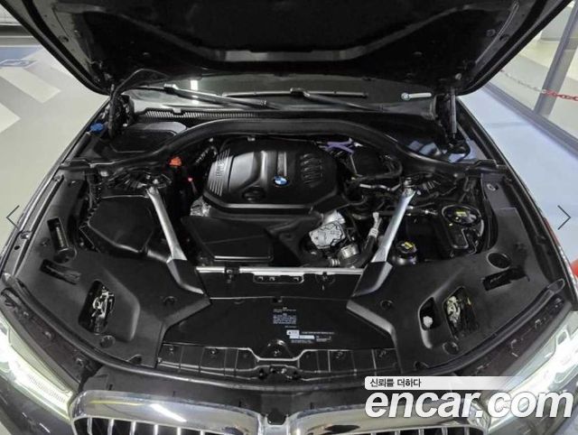 BMW 5-Series 2021 — photo 19