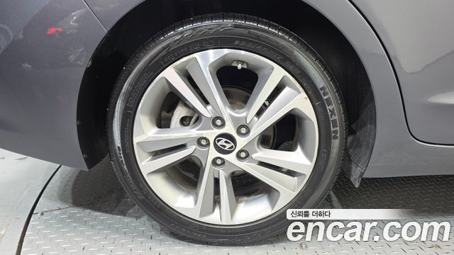 Hyundai AVANTE 2018 — photo 5