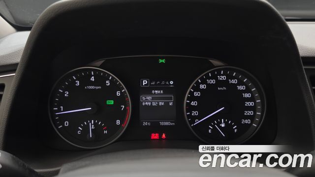 Hyundai AVANTE 2018 — photo 11