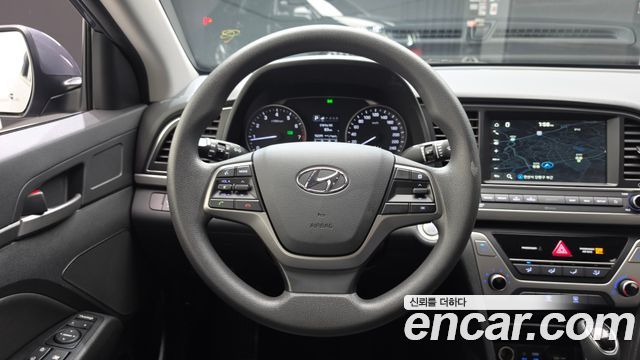 Hyundai AVANTE 2018 — photo 19
