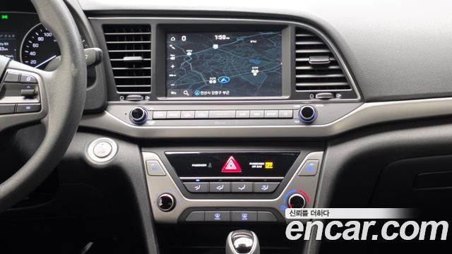 Hyundai AVANTE 2018 — photo 20