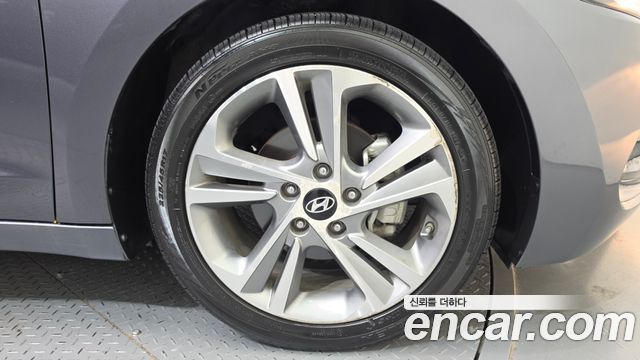 Hyundai AVANTE 2018 — photo 7