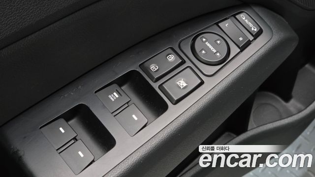 Hyundai AVANTE 2018 — photo 27